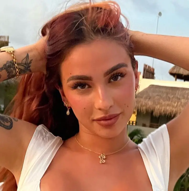 Lavaxgrll gaming stream on Twitch